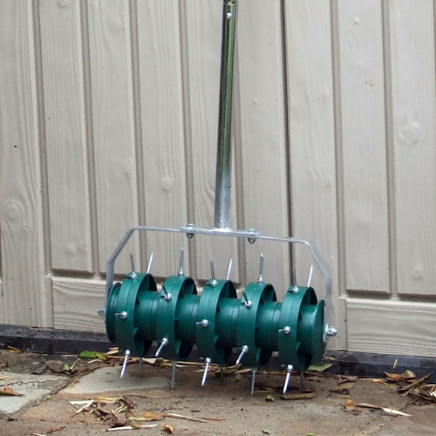 Toolstation top lawn aerator